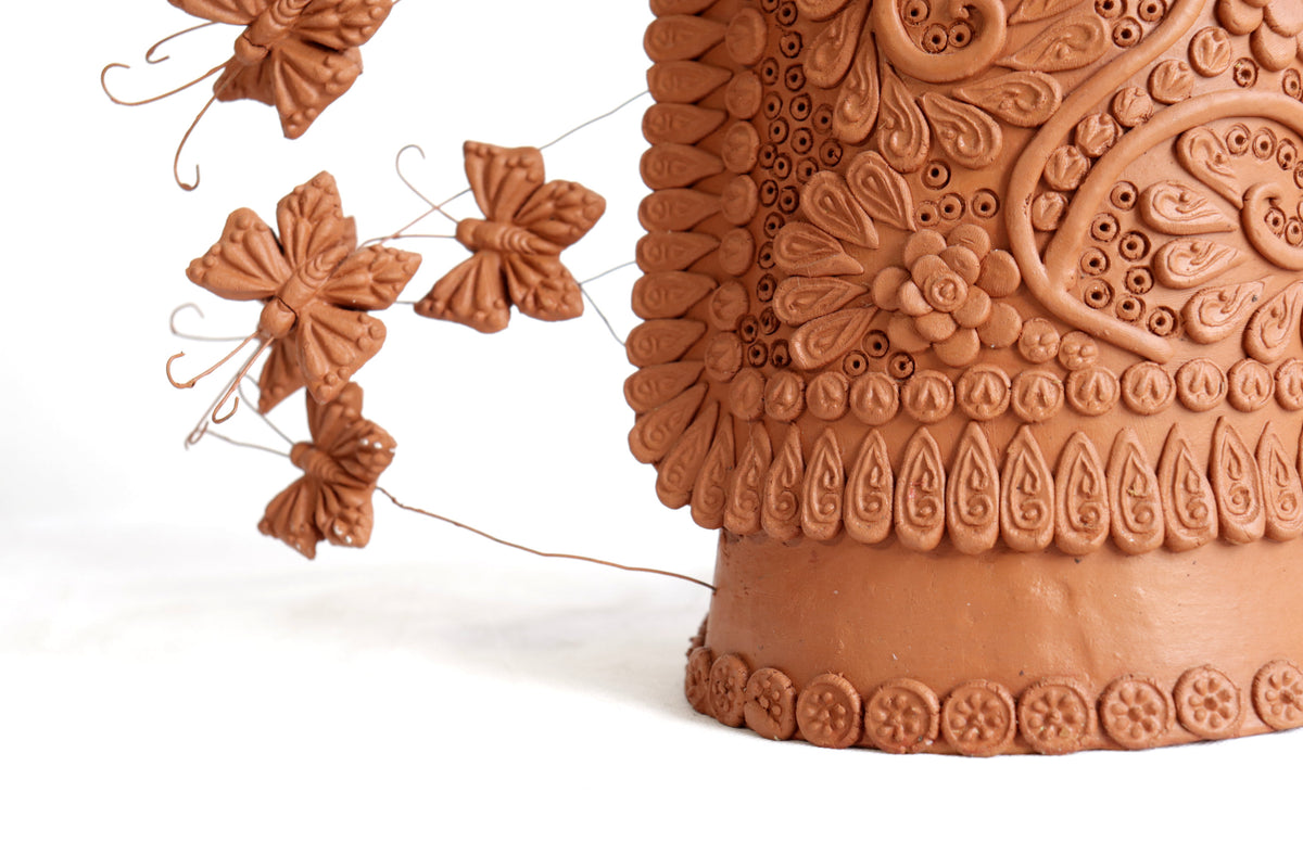 Catrina de Barro Artesanal con Canasta de Flores - 65 cm. 25.5 in. - En producción Catrina