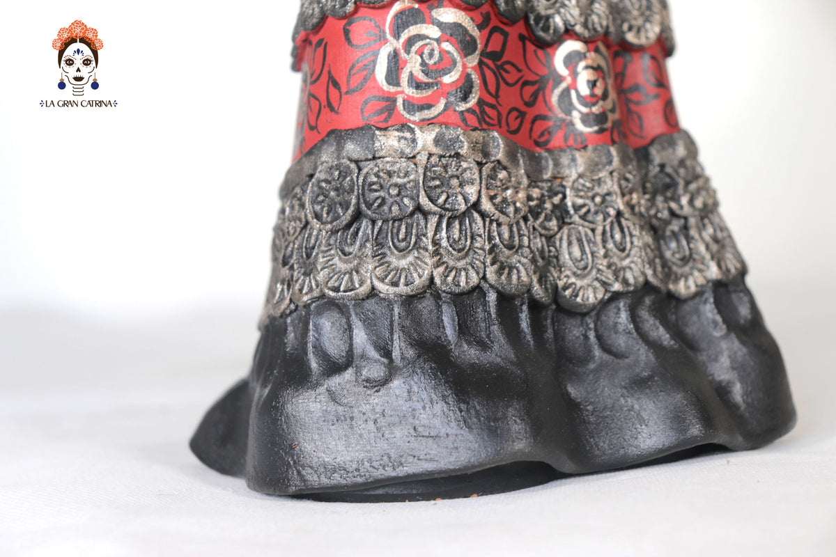 Catrina Elegante con Flores de Cempasúchil - 71 cm. 28 in.