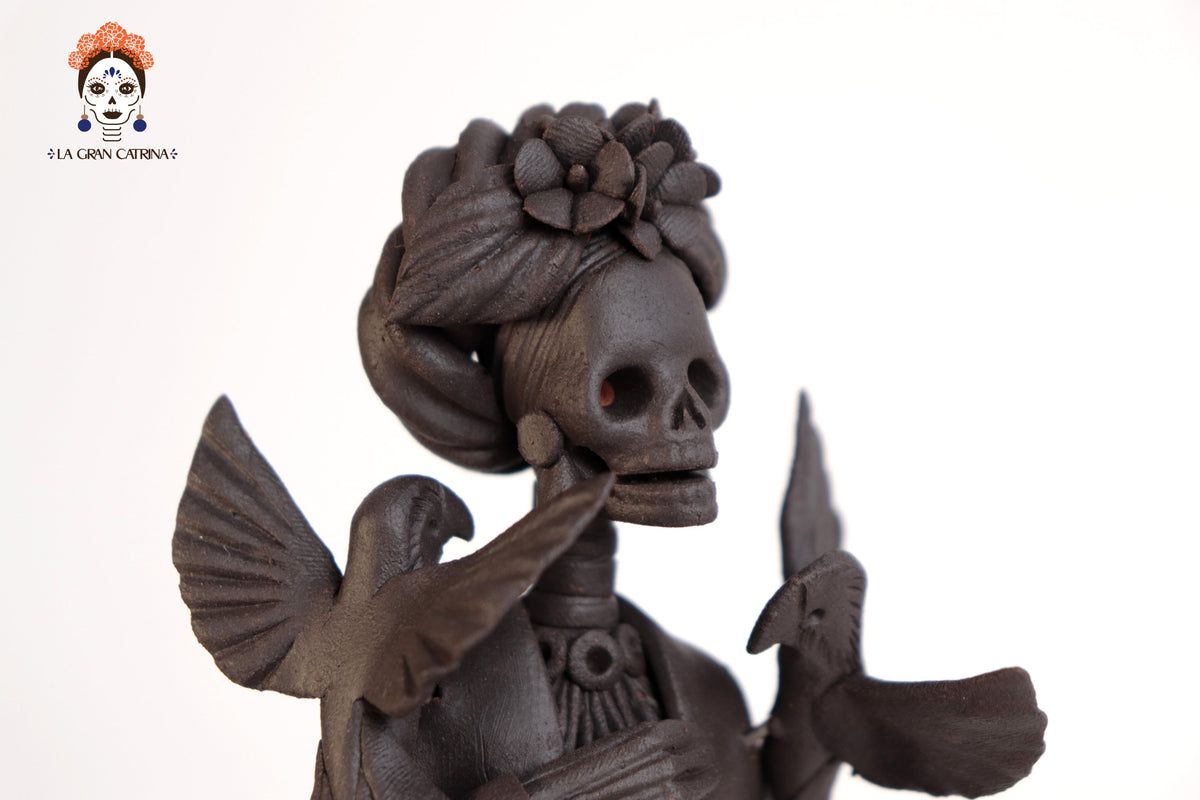 Catrina Frida Kahlo con Loros - 24 cm. 10 in. Catrina