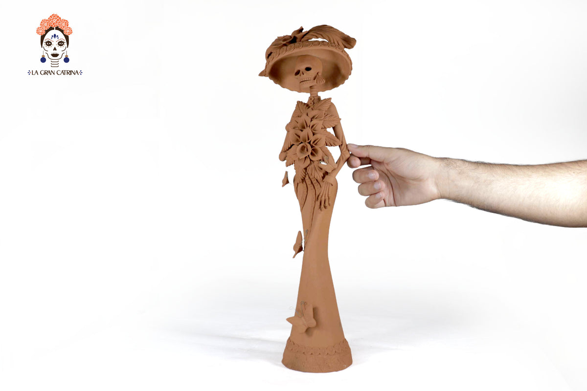 Catrina con Sombrero y Ramo - 47 cm. 18.5 in. Catrina