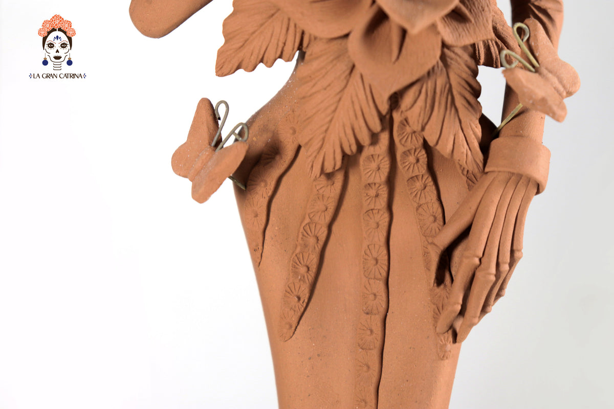 Catrina con Sombrero y Ramo - 47 cm. 18.5 in. Catrina