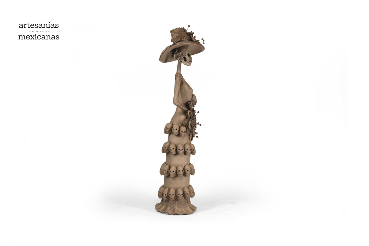 Catrina con calaveritas beige - 65 cm. 26 in.