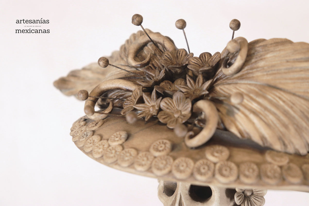 Catrina con calaveritas beige - 65 cm. 26 in.