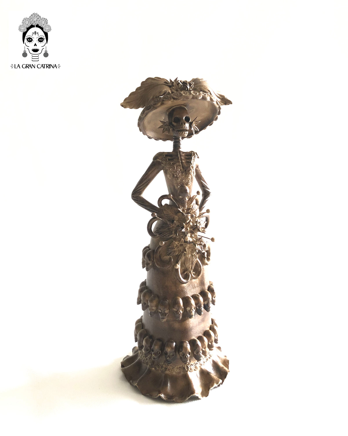 Catrina con vestido de calaveritas - 30 cm. 12 in.
