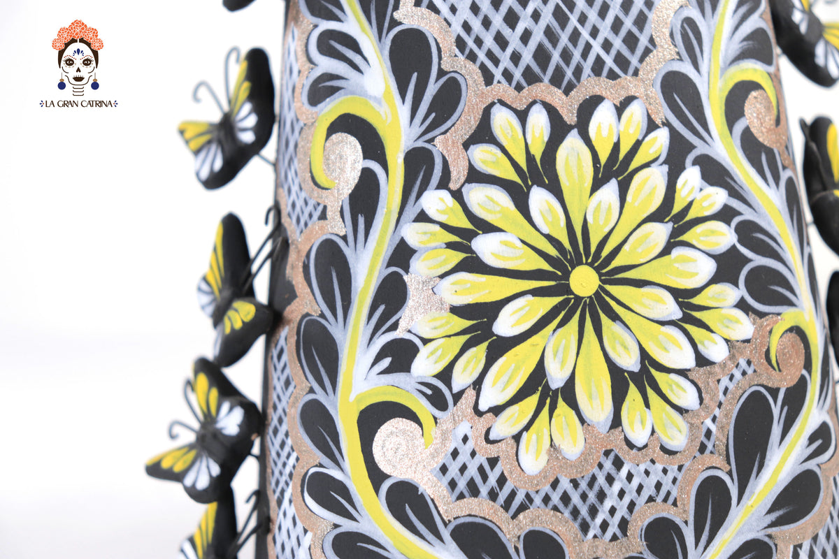 Catrina de mariposas blancas y amarillas - 30 cm. 12 in.