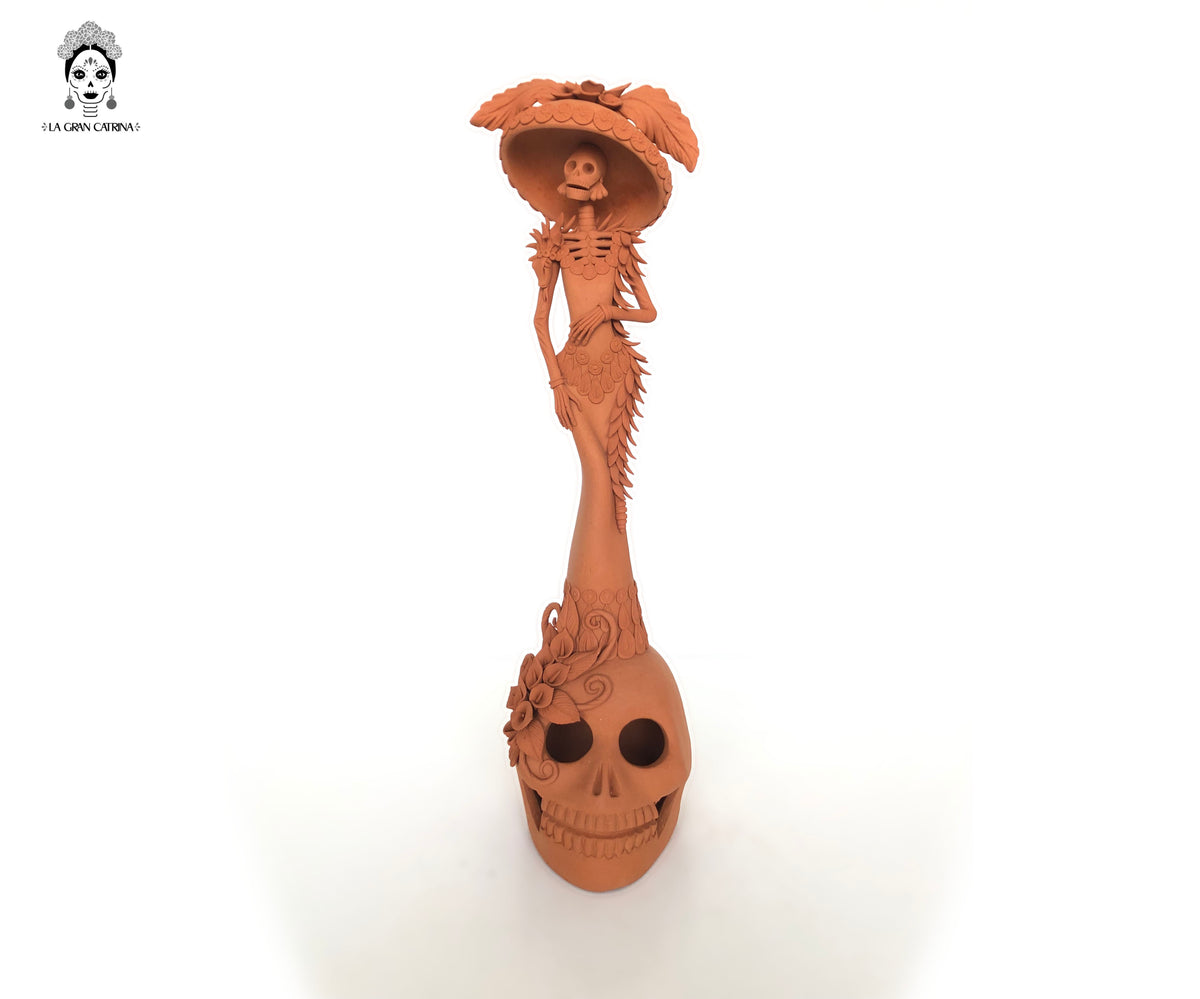 Catrina sobre calavera - 47 cm. 19 in.