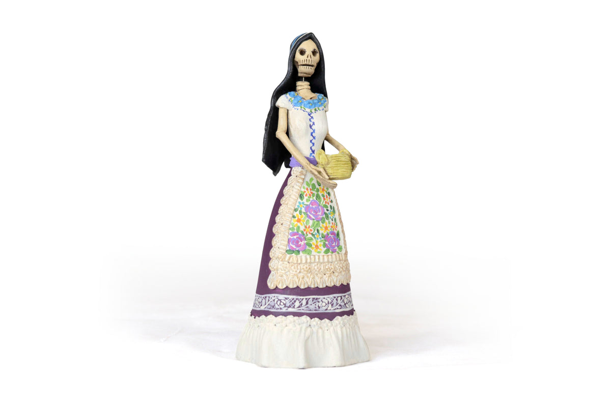 Catrina con canasta - 21 cm. 8.2 in.
