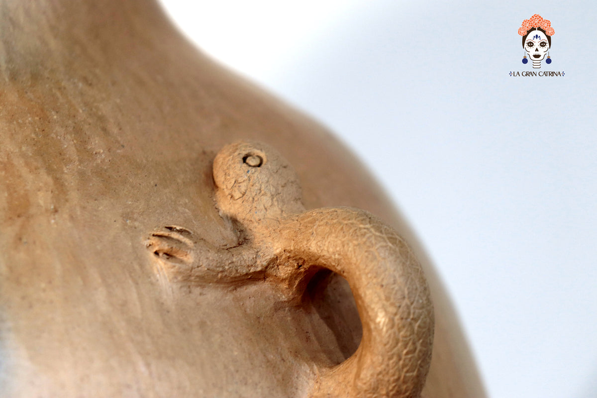 Vasija Mixe Ancestral con asas de lagartijas - 45 Cm. 17.7 In. Mixe