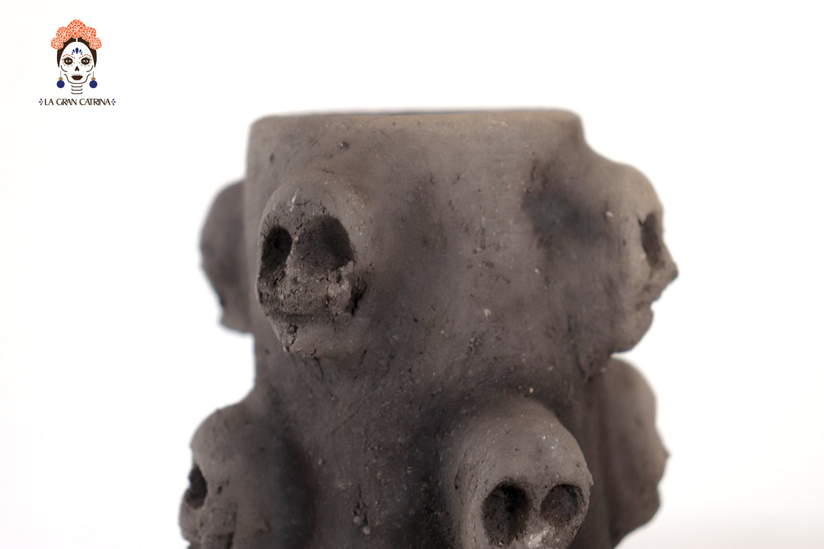 Cántaro de Barro con Calaveras - 24 Cm. 9.4 In.