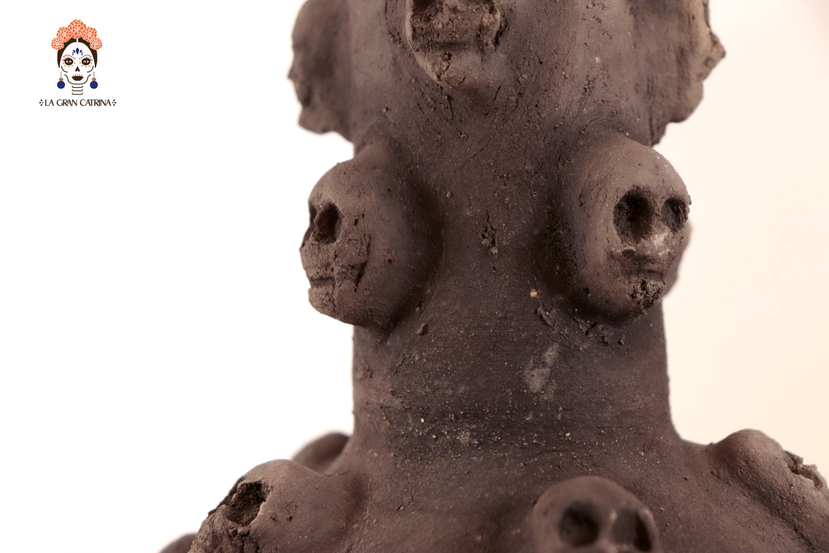 Cántaro de Barro con Calaveras - 24 Cm. 9.4 In.