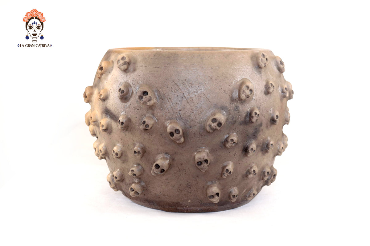 Maceta de Barro con Calaveras - 22.5 Cm. 8.8 In. Artesanía