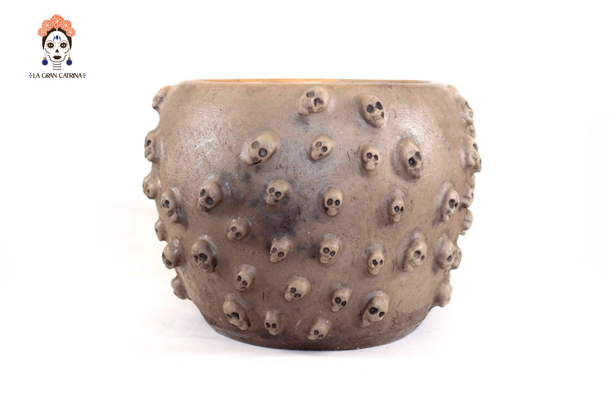 Maceta de Barro con Calaveras - 22.5 Cm. 8.8 In. Artesanía