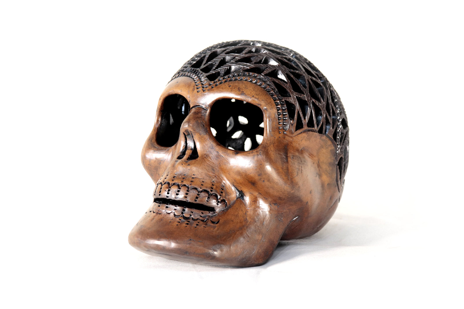 Cráneo de Barro Negro Tallado a Mano 18 cm. 7.1 in. Barro negro