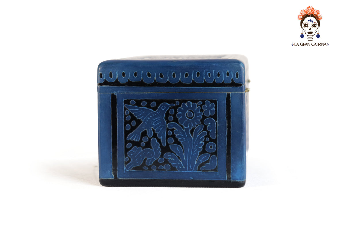 Cofre Artesanal de Olinalá Negro con Azul  - 19.5 cm. 7.7 in.