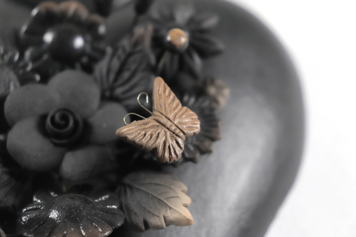 Corazón de Barro Color Negro II - 25 Cm. 9.8 In. Artesanía