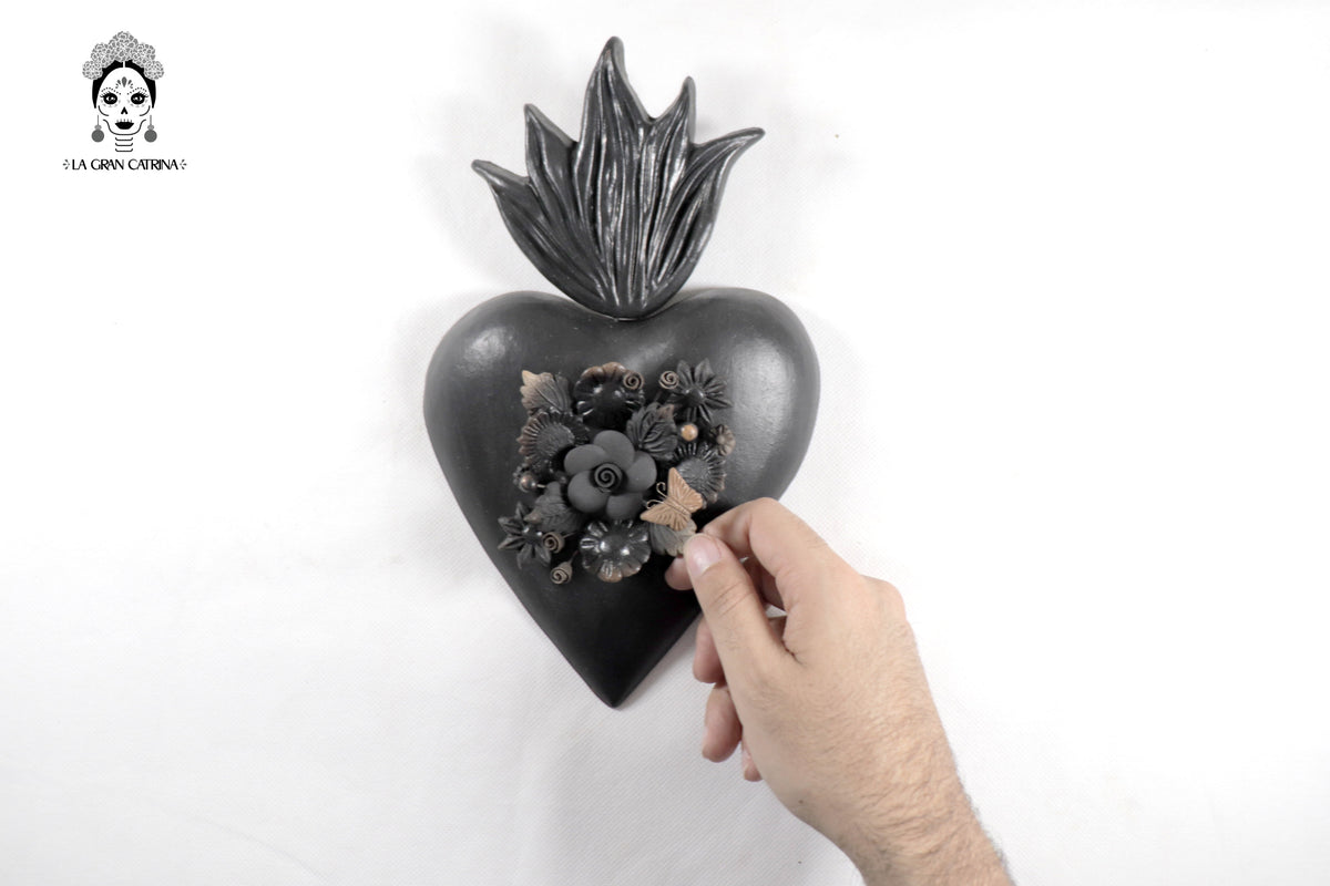 Corazón de Barro Color Negro II - 25 Cm. 9.8 In. Artesanía