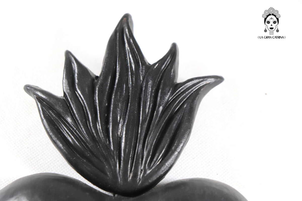 Corazón de Barro Color Negro II - 25 Cm. 9.8 In. Artesanía