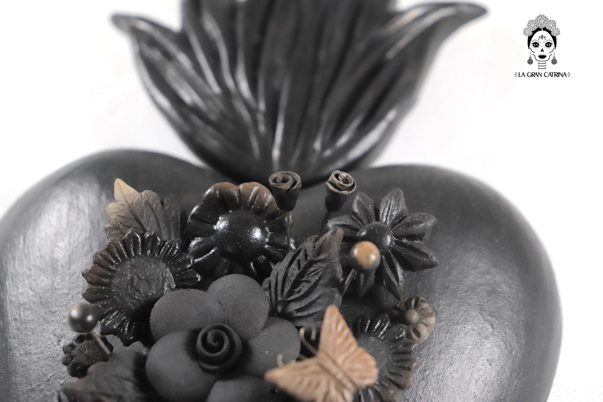 Corazón de Barro Color Negro II - 25 Cm. 9.8 In. Artesanía