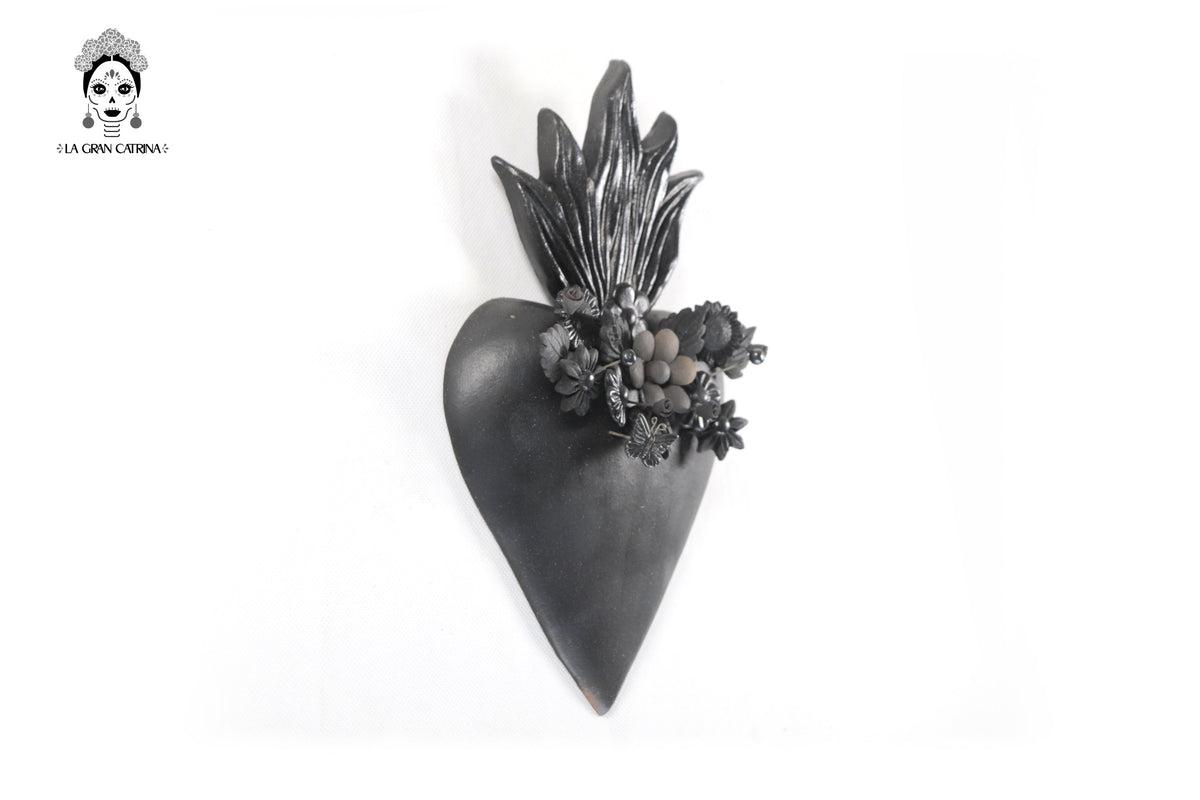 Corazón de Barro Color Negro - 25 Cm. 9.8 In. Artesanía