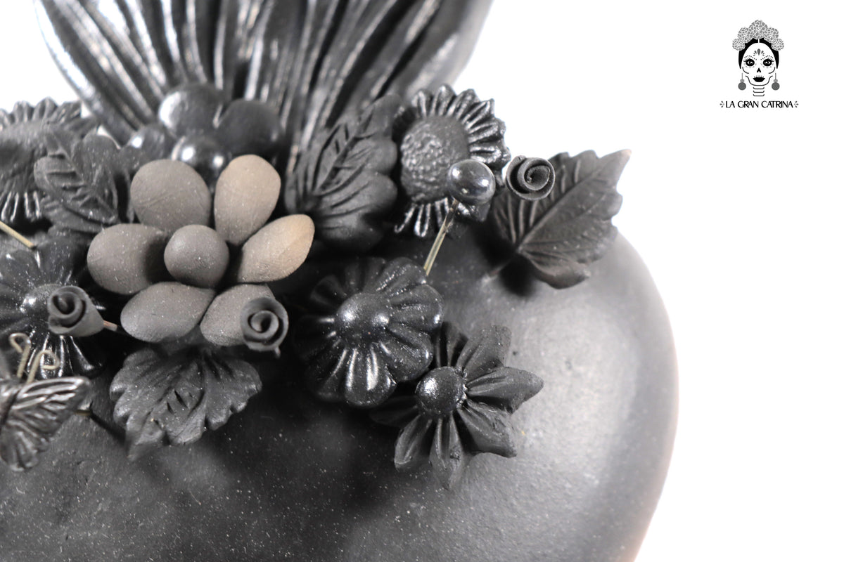 Corazón de Barro Color Negro - 25 Cm. 9.8 In. Artesanía