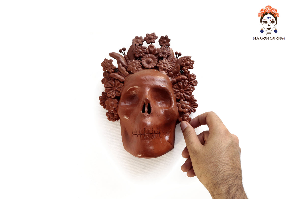 Calavera con Tocado Barro Rojo Natural - 21 cm. 8.2 in.