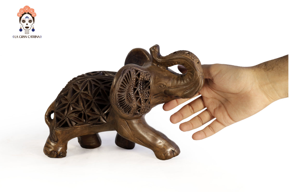 Elefante Cafe de Barro Negro - 18 cm. 7 in.