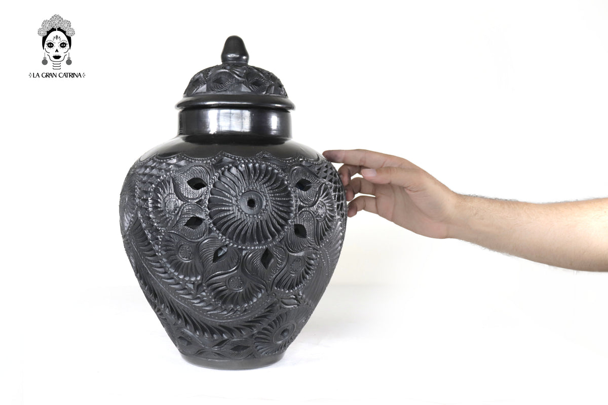 Jarrón &quot;Arena&quot; Artesanal de Barro Negro 37 cm. 14.5 in