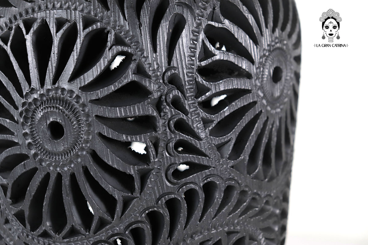 Jarrón &quot;Fuego&quot; Artesanal de Barro Negro 44 cm. 17.3 in.