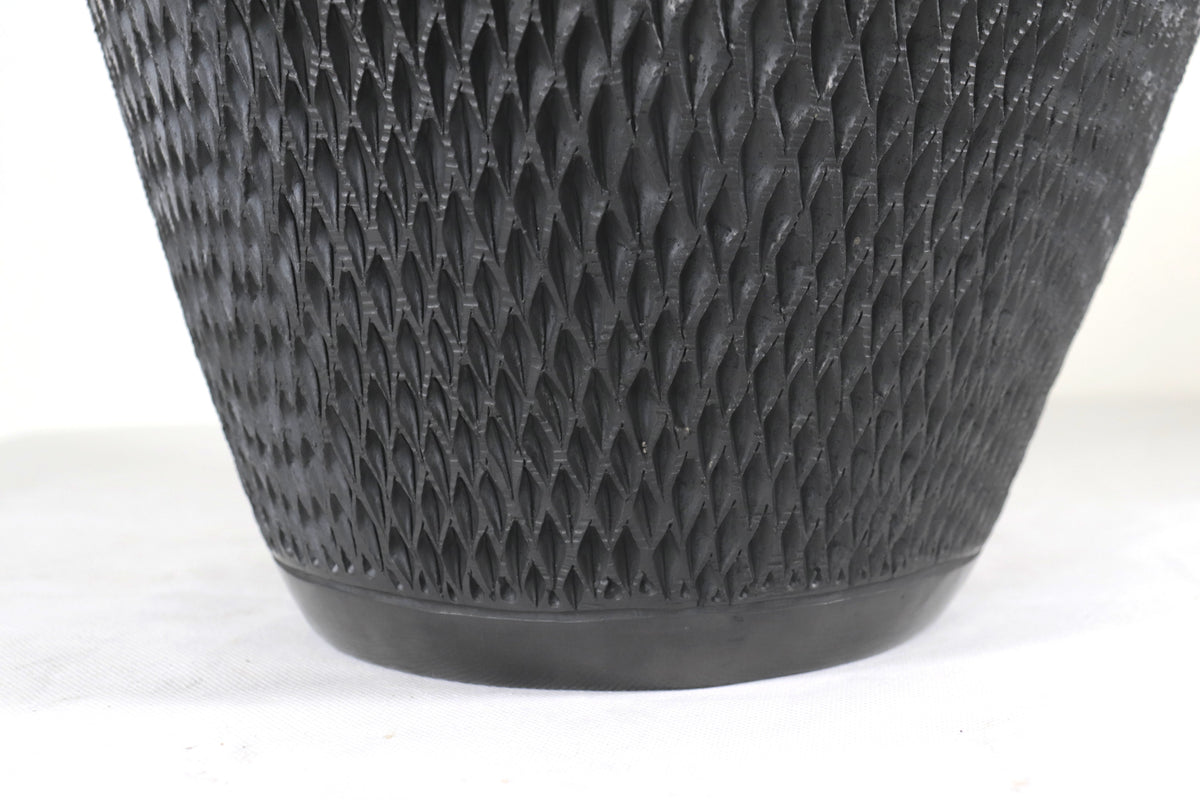 Jarrón &quot;Tierra&quot; Artesanal de Barro Negro 43 cm. 16.9 in.