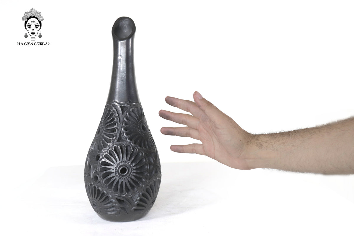 Jarrón &quot;Río chico&quot; Artesanal de Barro Negro 36 cm. 14.1 in.
