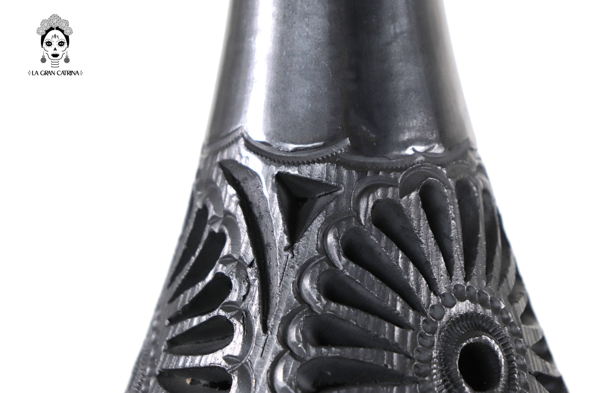 Jarrón &quot;Río chico&quot; Artesanal de Barro Negro 36 cm. 14.1 in.