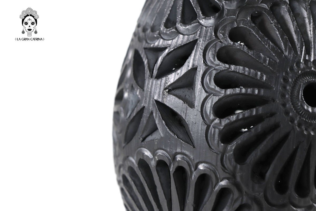 Jarrón &quot;Río chico&quot; Artesanal de Barro Negro 36 cm. 14.1 in.