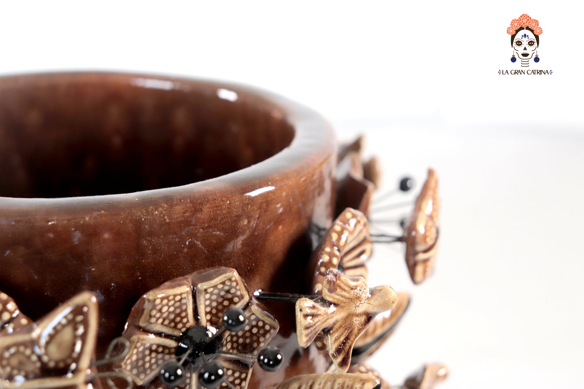 Maceta con flores y mariposas marron - Barro Vidriado - 19.5 cm 7.6 in. Vidriado Santa Fe
