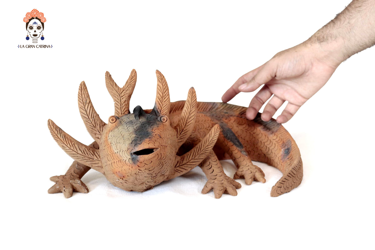 Axolote II de Barro Natural - 36 Cm. 14.1 In.