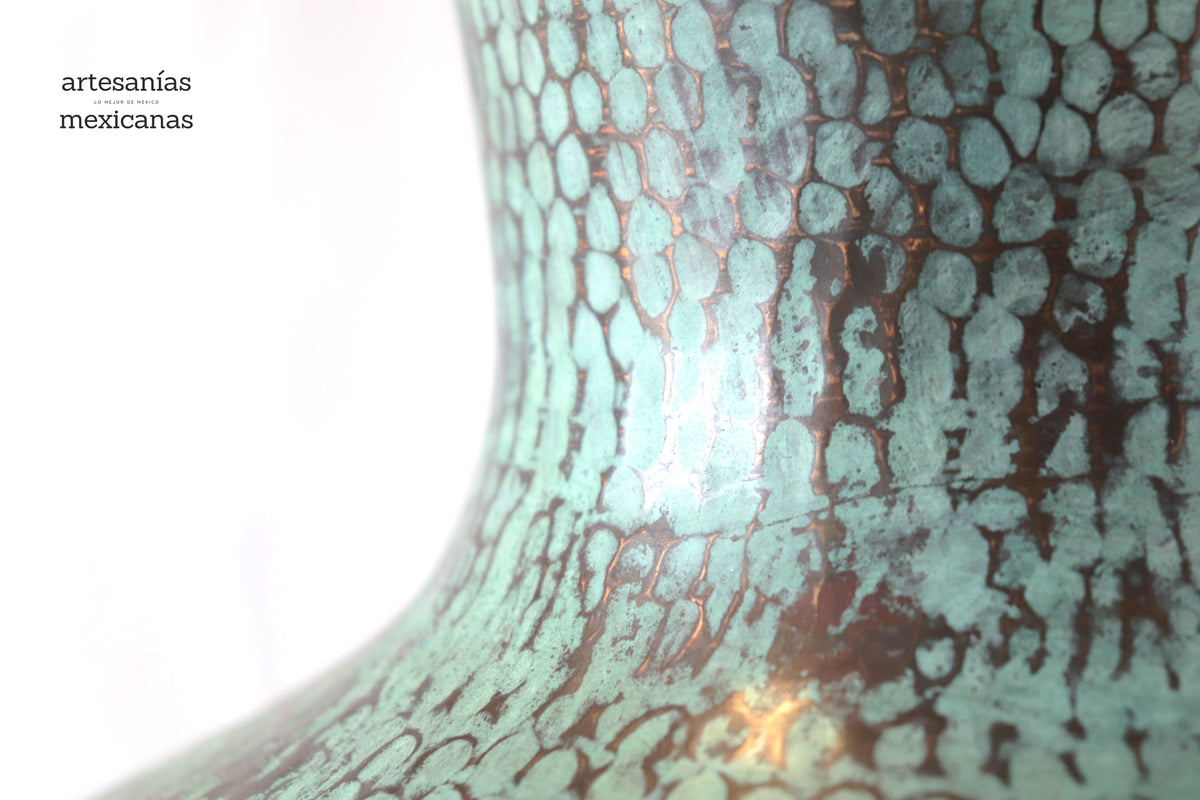 Florero de cobre turquesa - 57.5 cm. 23 in.