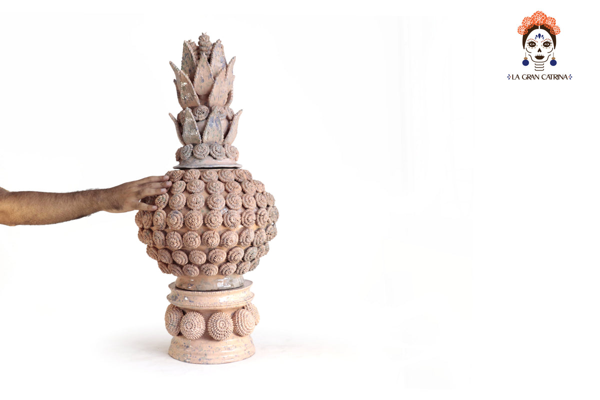 Piña Michoacana Beige Salpicada con Base - 80 cm. 31.5 in. Piña