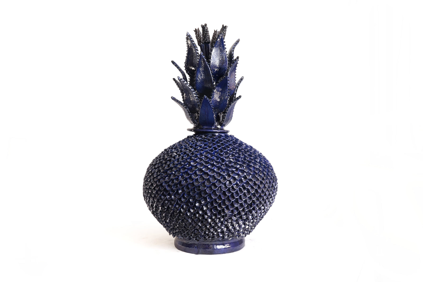 Piña Michoacana Azul con Pétalos y Tapa Especial - 74 cm. 29 in. Piña