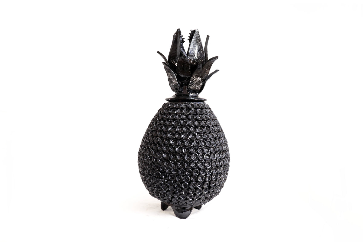 Piña Michoacana Negra con Flores Pequeñas - 65 cm. 26 in. Piña