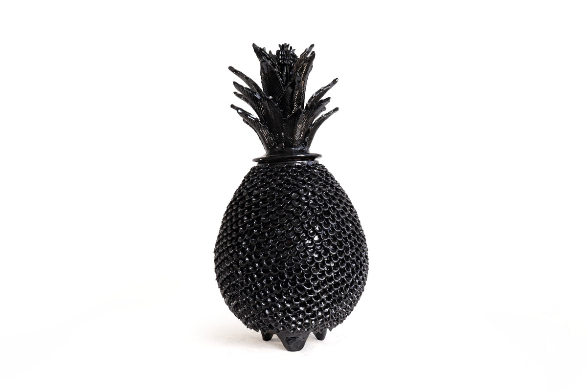 Piña Michoacana Negra con Pétalos - 65 cm. 26 in. Piña