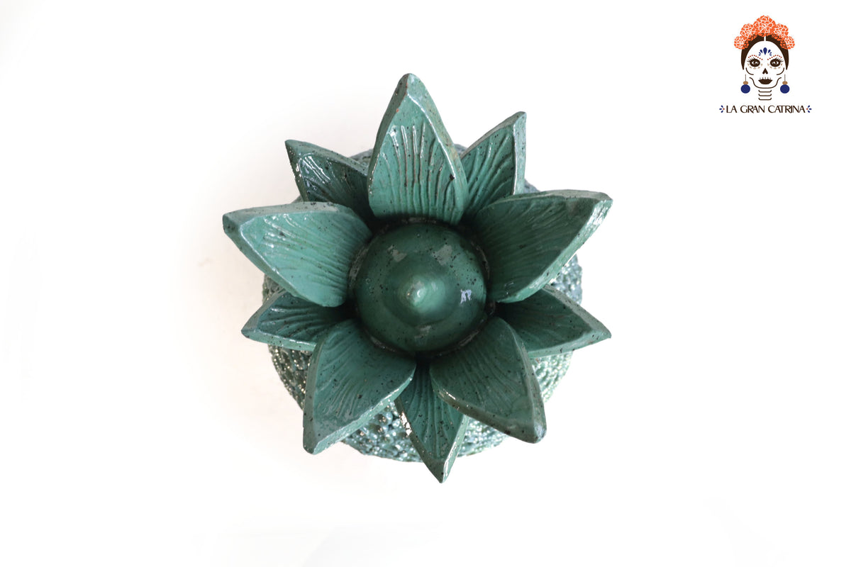 Piña Michoacana Turquesa con Flores Pequeñas - 65 cm. 26 in.