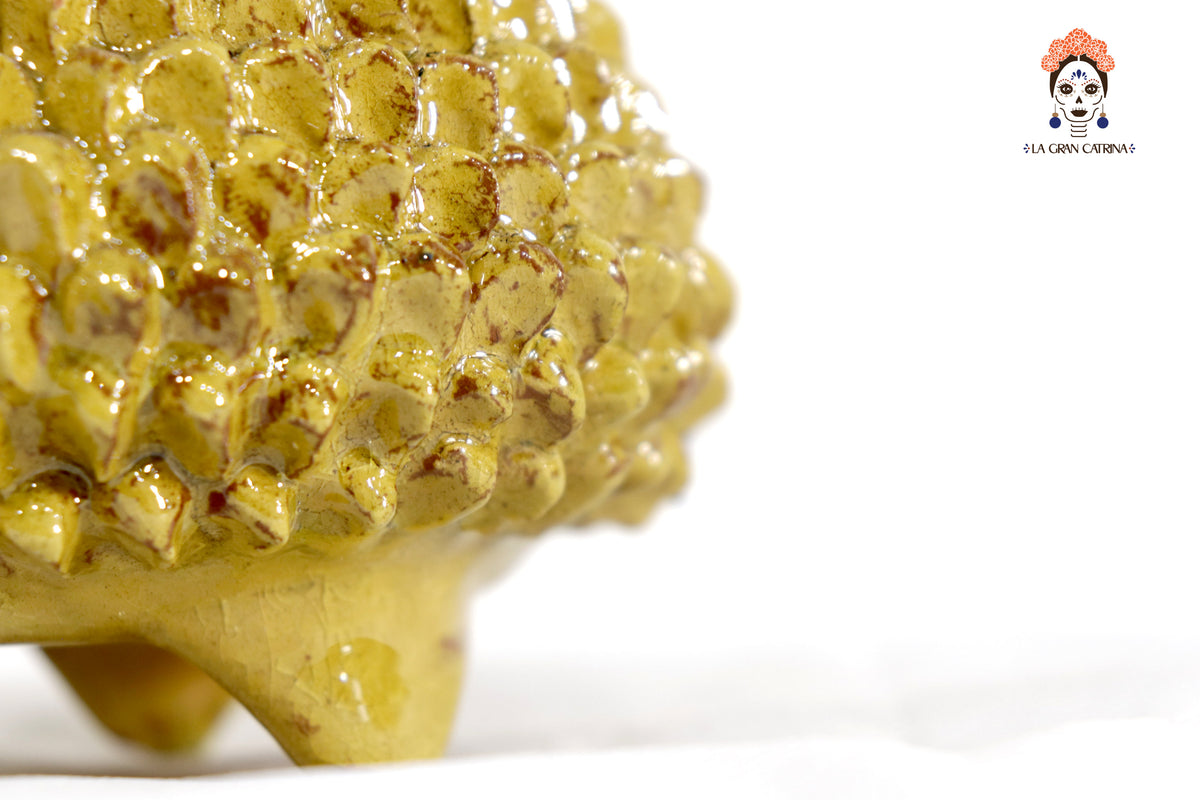 Piña amarilla de barro vidriado - 19 cm. 7.7 in.