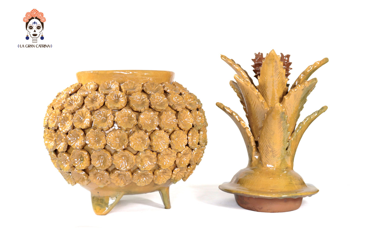 Piña michoacana de barro - Amarilla de Flores - Tangancícuaro - 45 cm. 18 in.