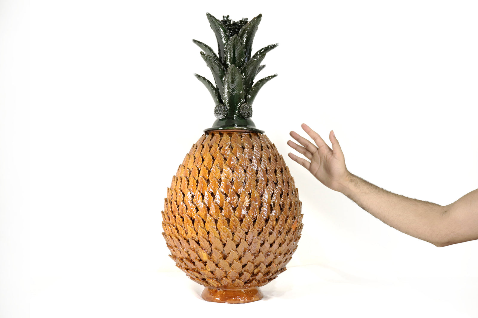 Piña Michoacana Tradicional con Hojas - 65 cm. 26 in. - En producción Piña