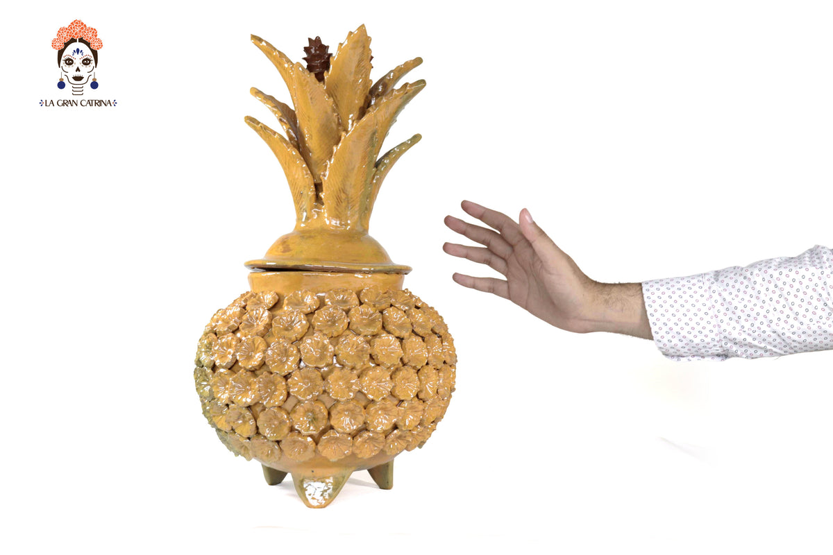 Piña michoacana de barro - Amarilla de Flores - Tangancícuaro - 45 cm. 18 in.