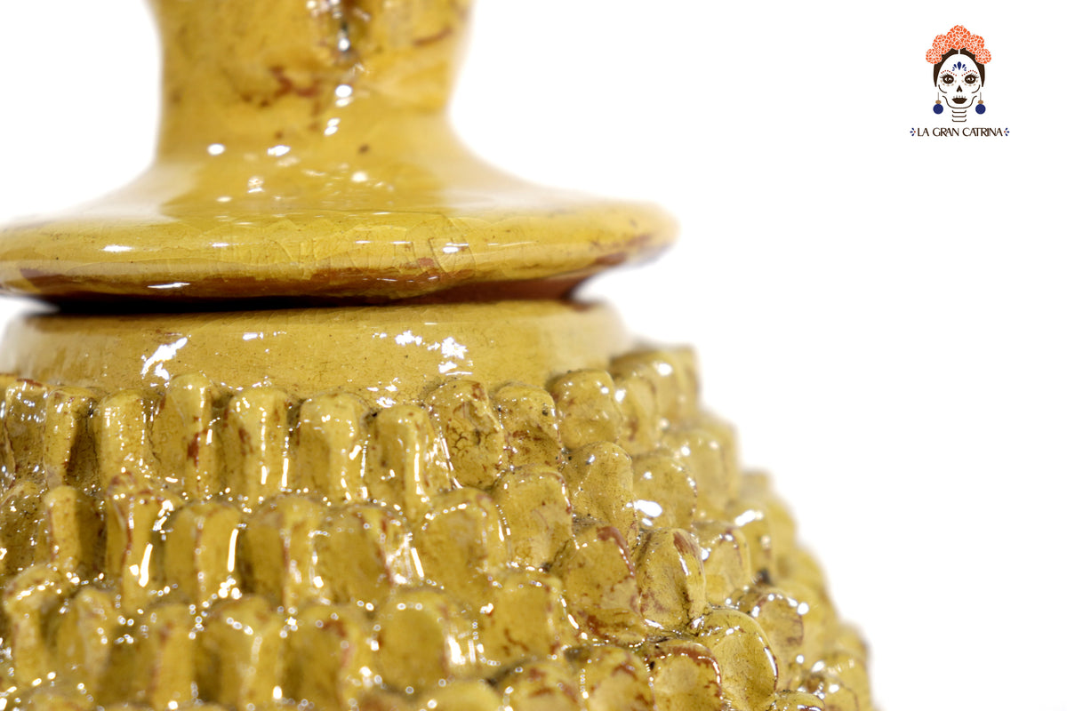 Piña amarilla de barro vidriado - 19 cm. 7.7 in.