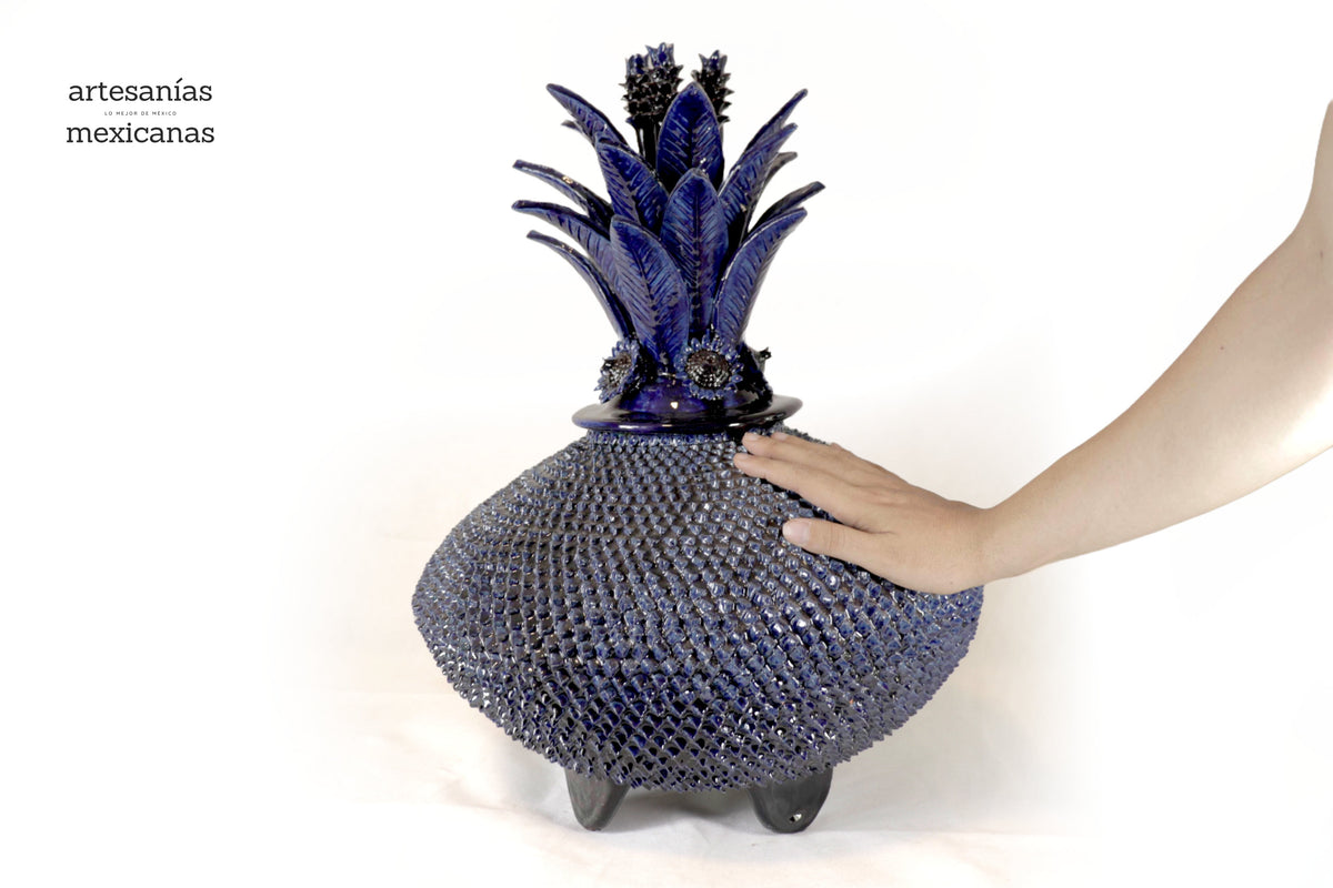 Piña michoacana de barro - Platillo azul - 57 cm. 23 in. Piña