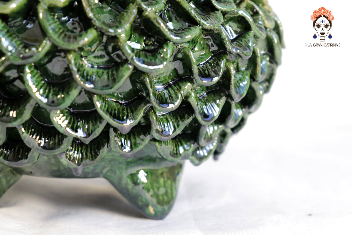 Piña michoacana de barro - Pétalos verdes - 33 cm. 13 in. Piña