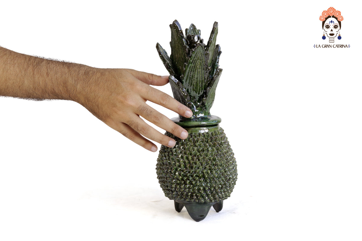 Piña michoacana de barro - Picos verdes - 28 cm. 11 in.