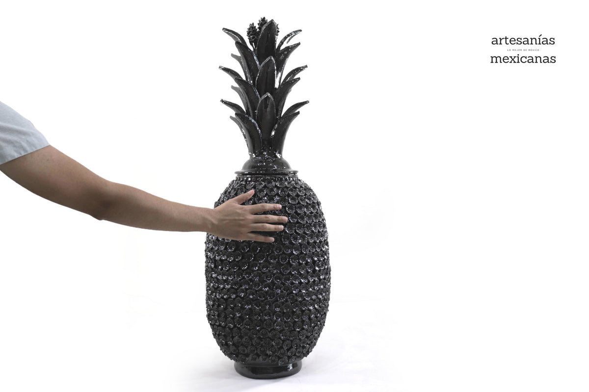 Piña negra de flores - 90 cm. 36 in. Piña