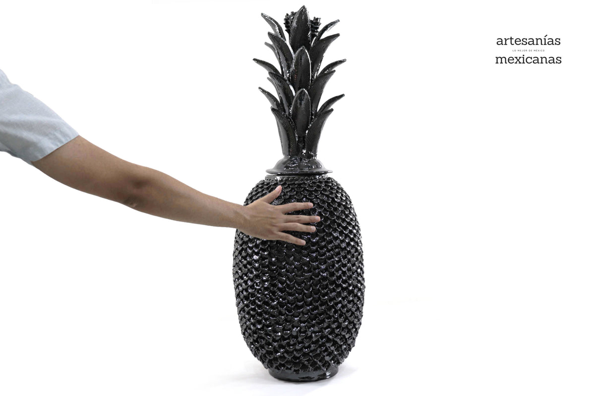 Piña negra de petalos - 90 cm. 36 in.